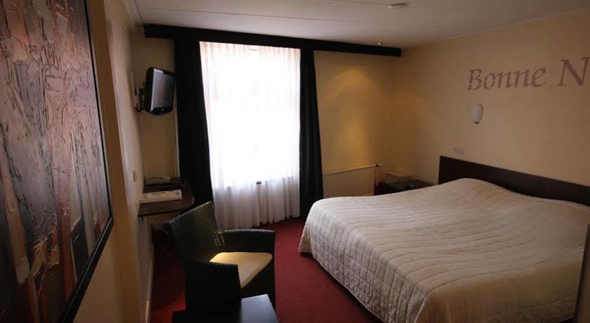 Hotel Van Der Maas أوتمارسوم المظهر الخارجي الصورة